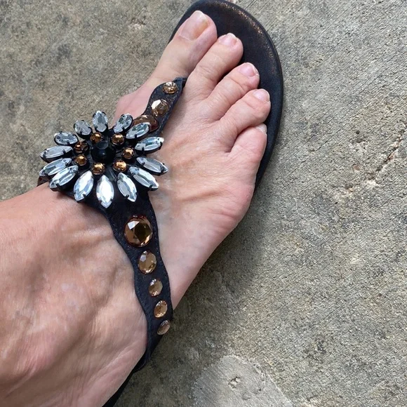 DONALD J PLINER Couture. Exquisitely Unique jeweled heeled sandals. Size 7N - Picture 3 of 5